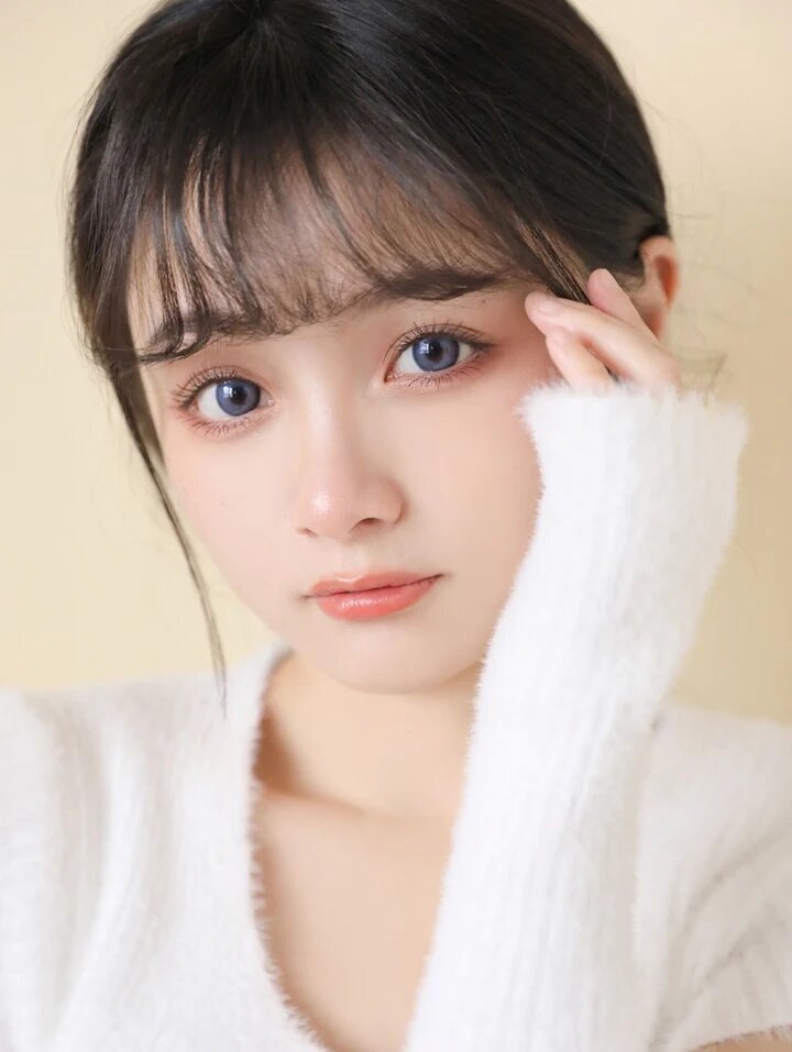 kazzue absolute blue colored contact lens