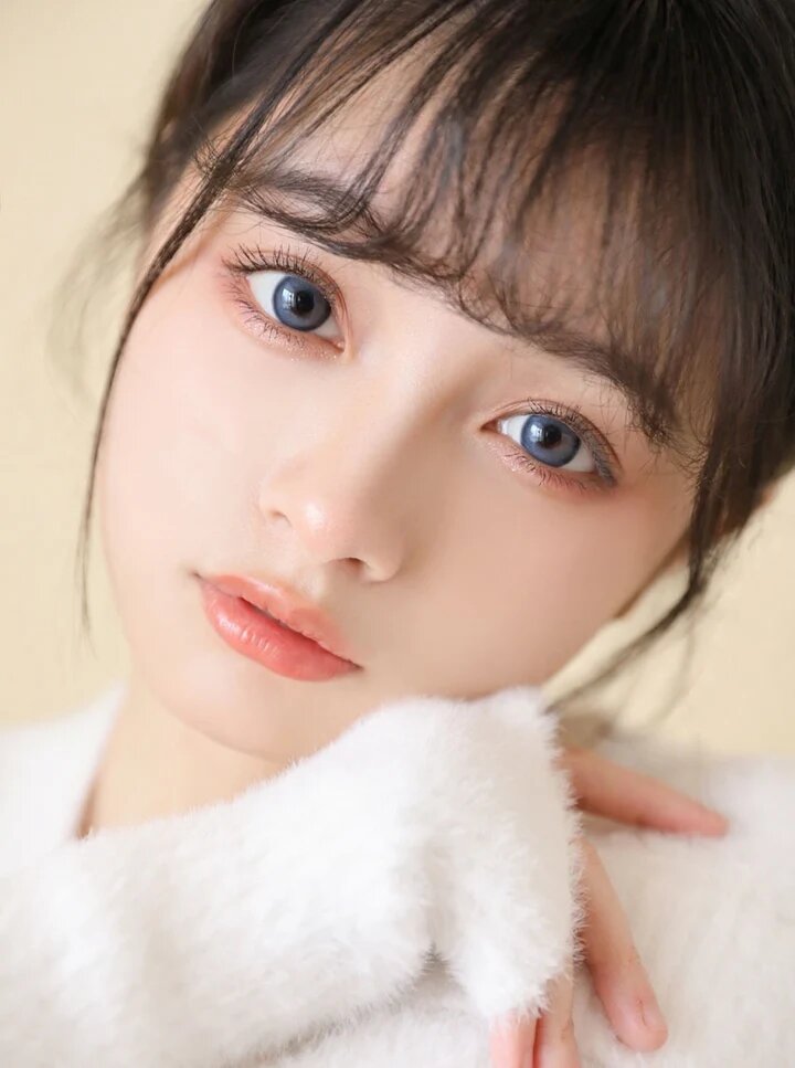 kazzue absolute blue colored contact lens