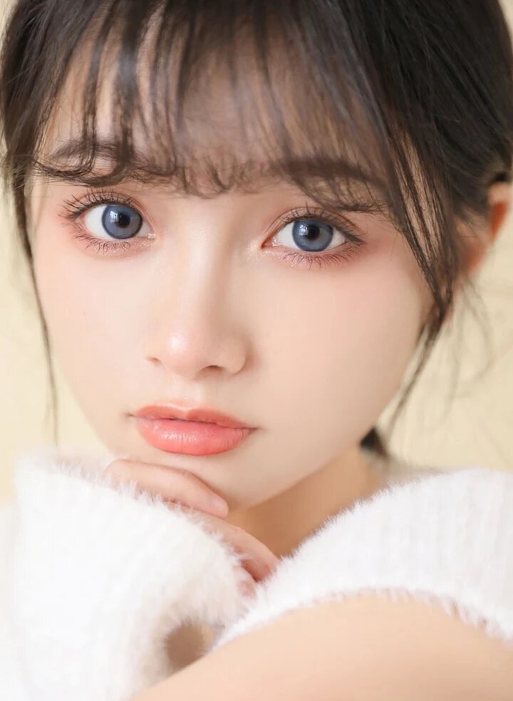 kazzue absolute blue colored contact lens