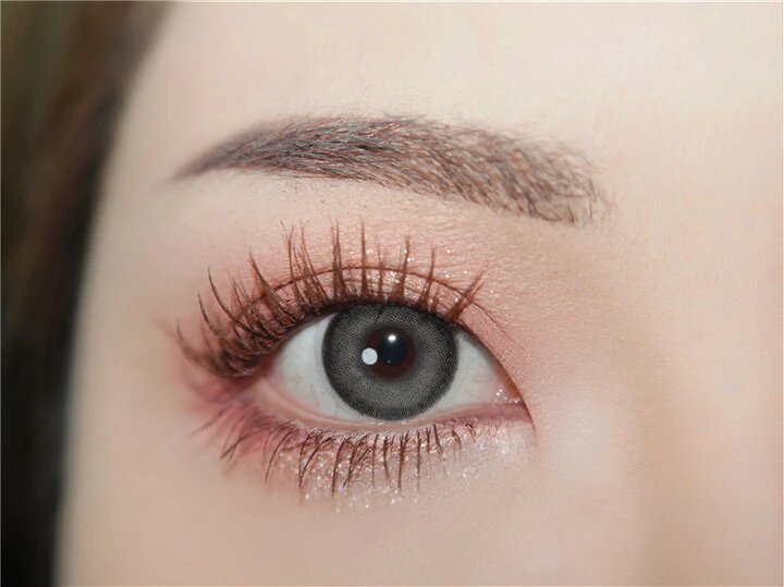 kazzue absolute gray colored contact lens close-up