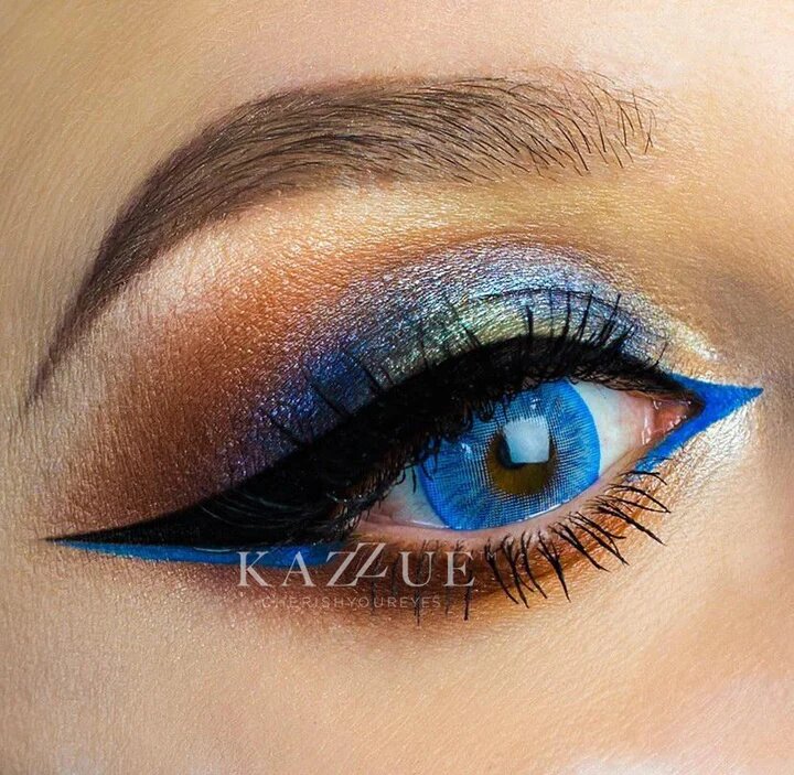 kazzue alluring blue colored contact lens close-up