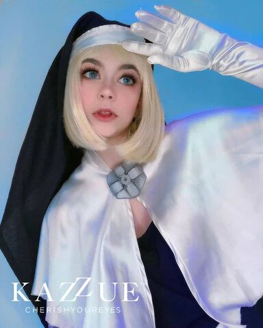 kazzue alluring blue colored contact lens