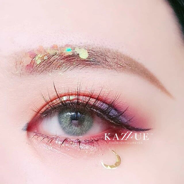 kazzue basic pure gray colored contact lens close-up