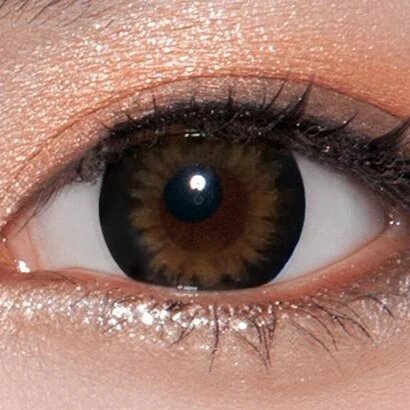 kazzue classic brown colored contact lens close-up