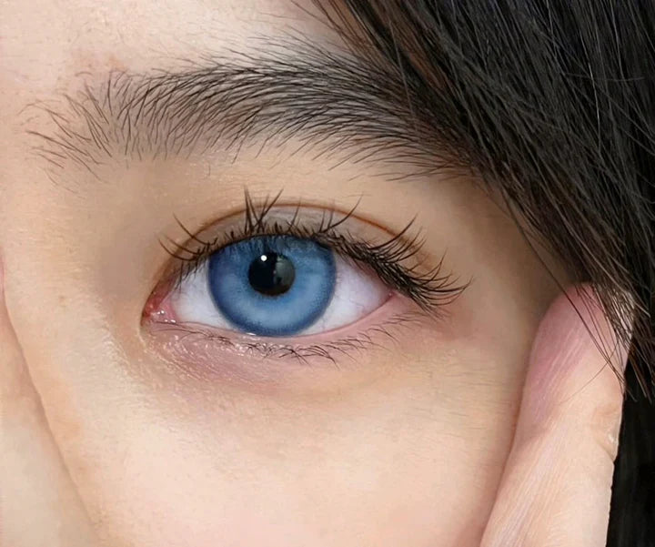 kazzue dark mermaid colored contact lens close-up