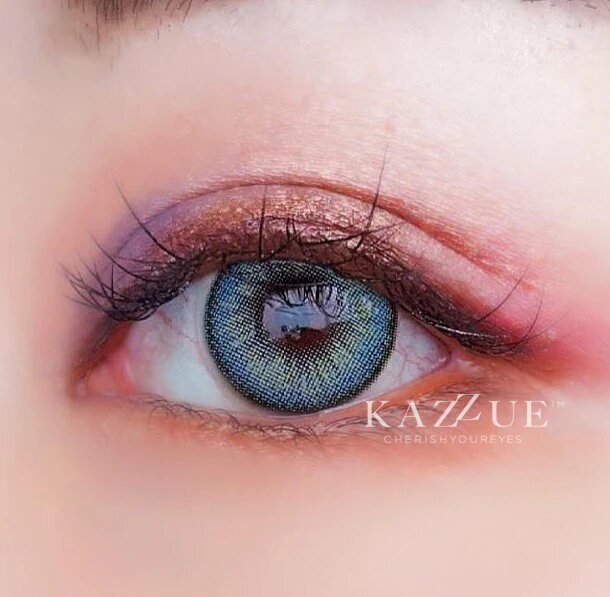 kazzue fantasy blue colored contact lens close-up