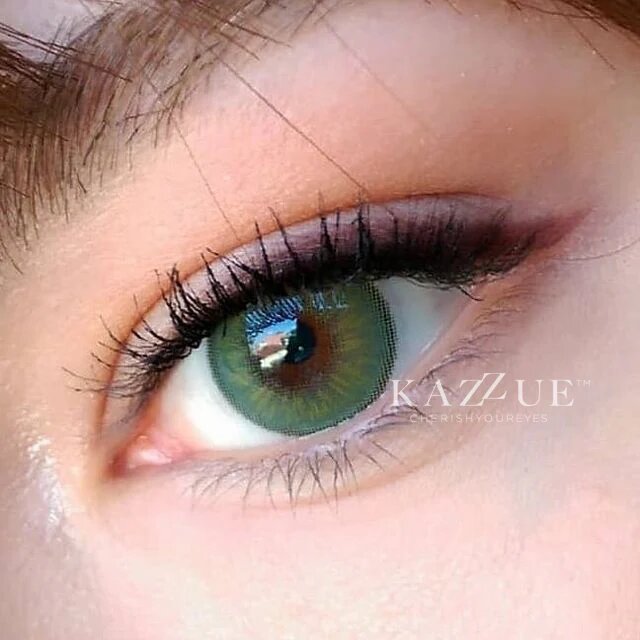 kazzue fantasy green colored contact lens closeup