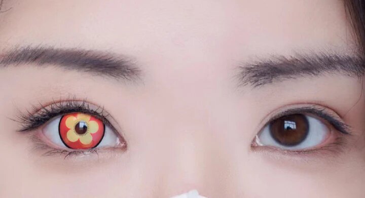 kazzue genshin impact hu tao cosplay colored contact lens closeup