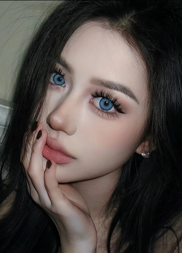 kazzue glitz blue colored contact lens