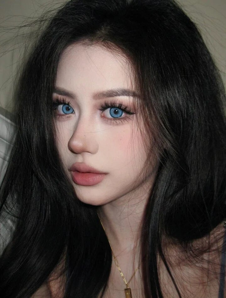 kazzue glitz blue colored contact lens