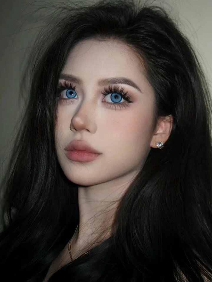 kazzue glitz blue colored contact lens