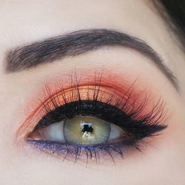 kazzue gorgeous gray colored contact lens closeup