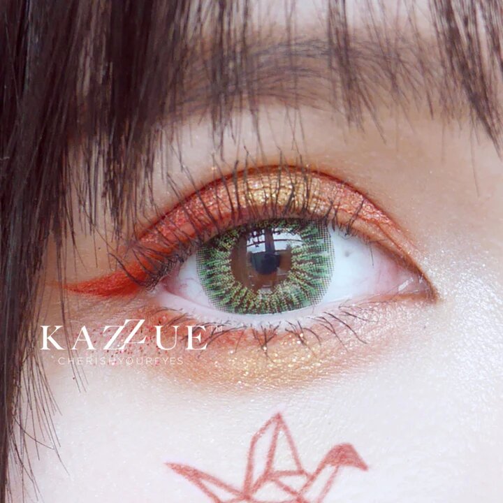kazzue heavenly lollipop green colored contact lens closeup