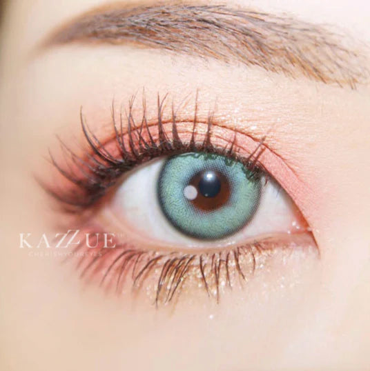 kazzue heavenly mint green colored contact lens closeup