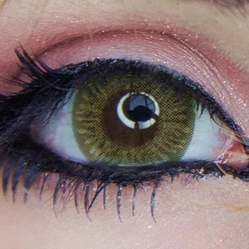 kazzue heavenly tiramisu brown colored contact lens closeup