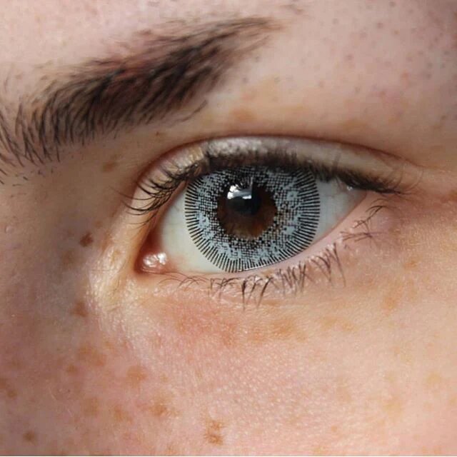 kazzue ice queen colored contact lens closeup