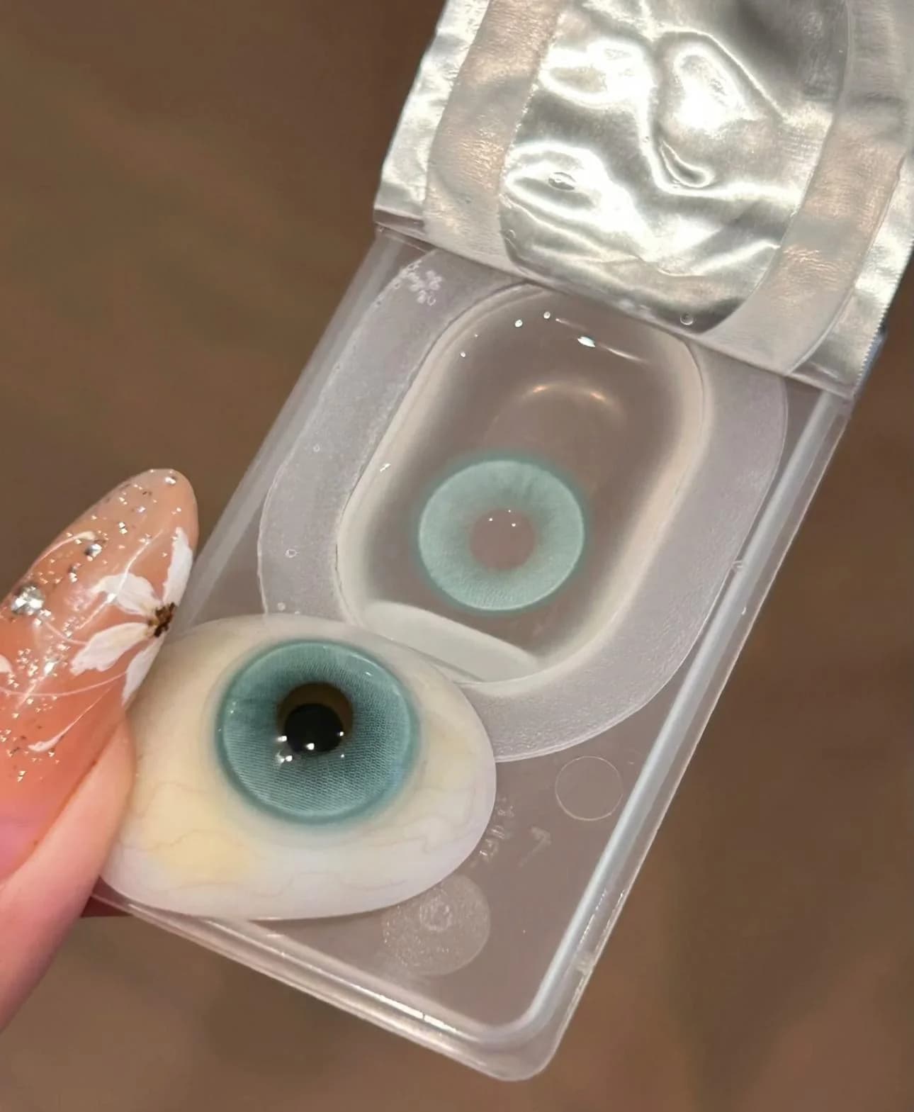 kazzue jellybean berry blue colored contact lens