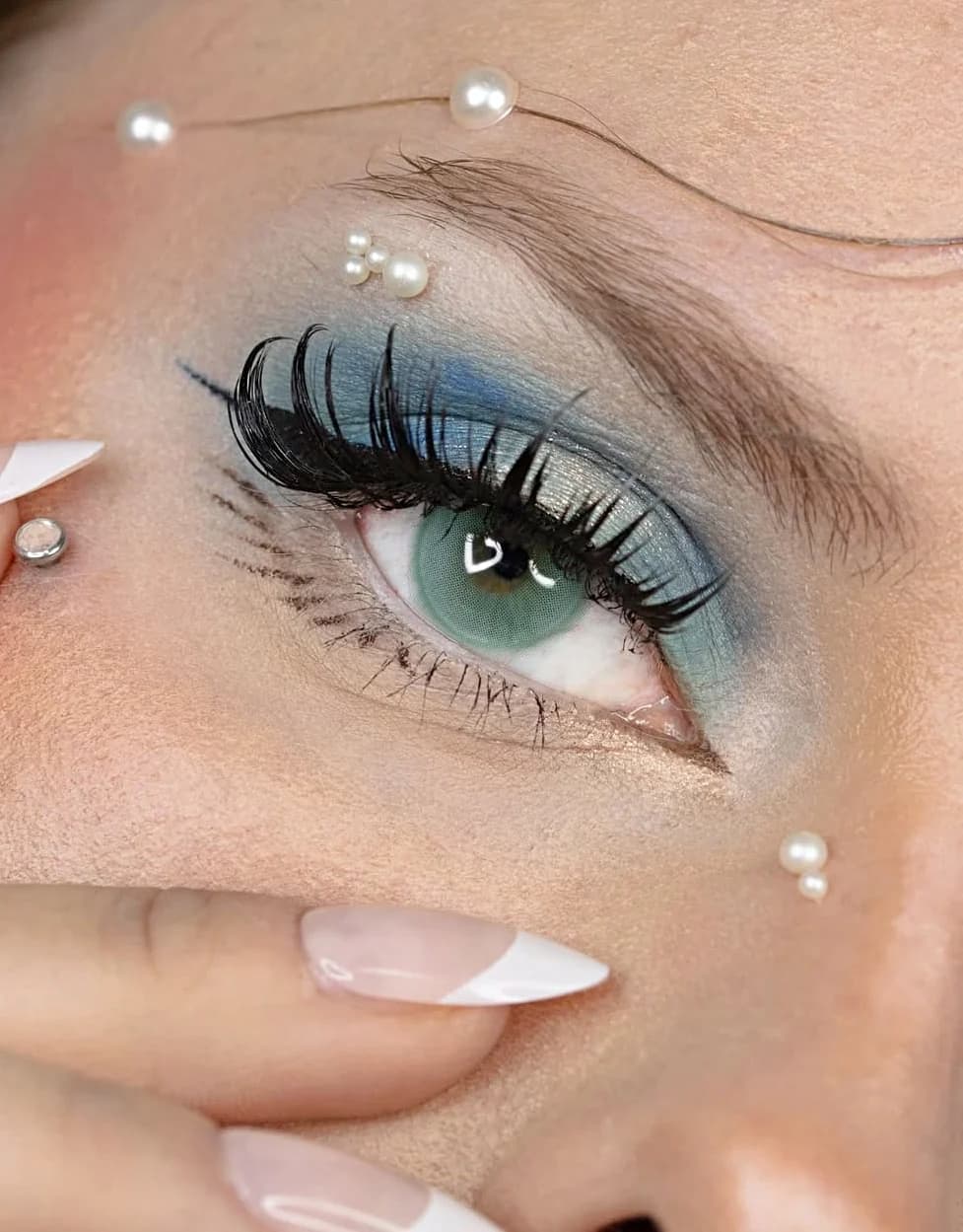 kazzue jellybean berry blue colored contact lens
