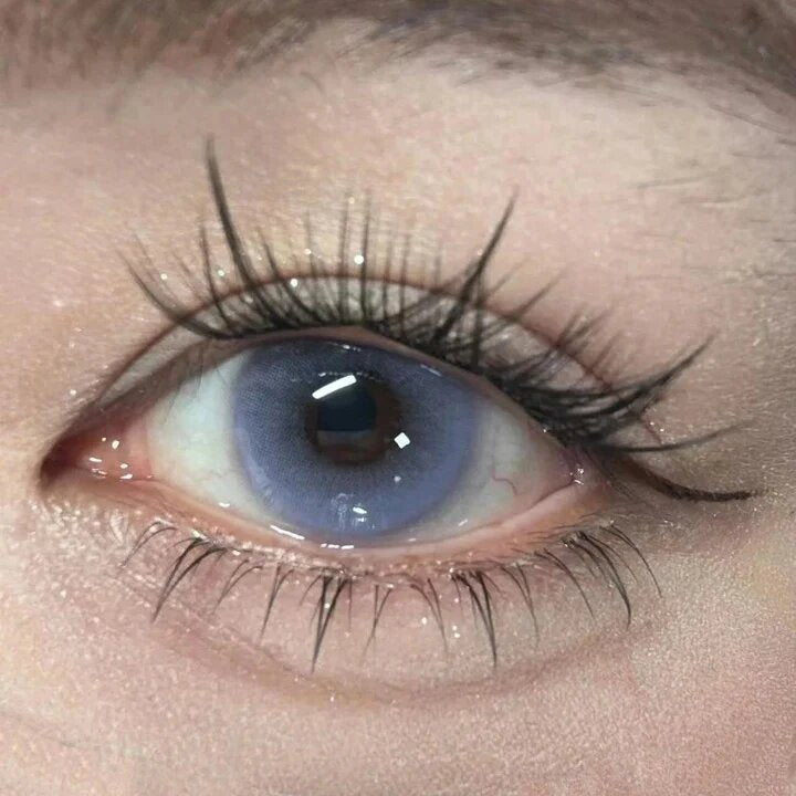 kazzue jellybean plum colored contact lens closeup