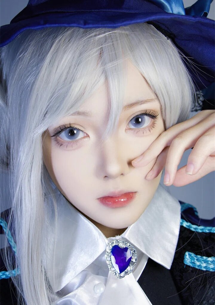 kazzue jellybean plum colored contact lens