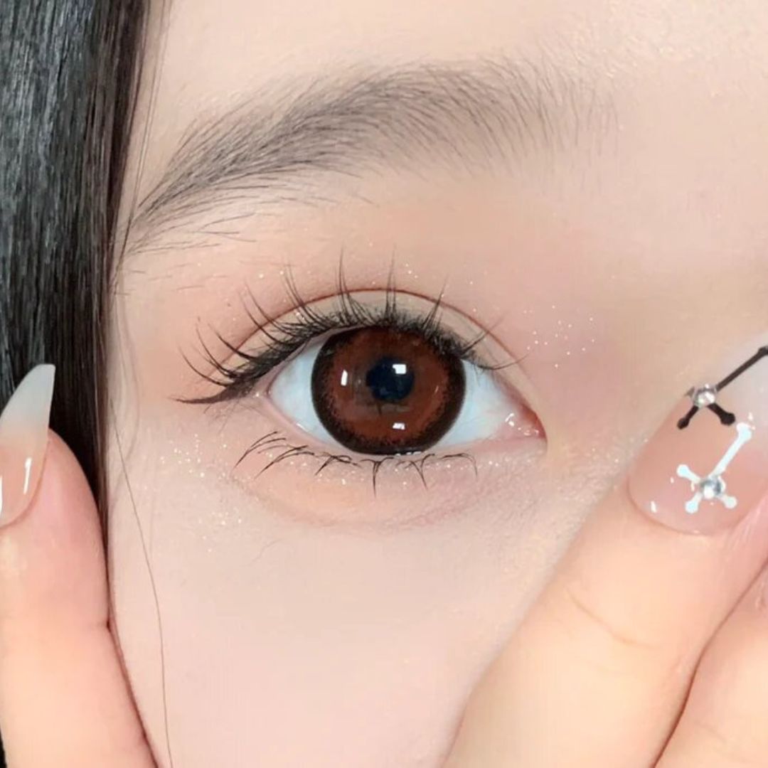 kazzue midnight copper colored contact lens closeup