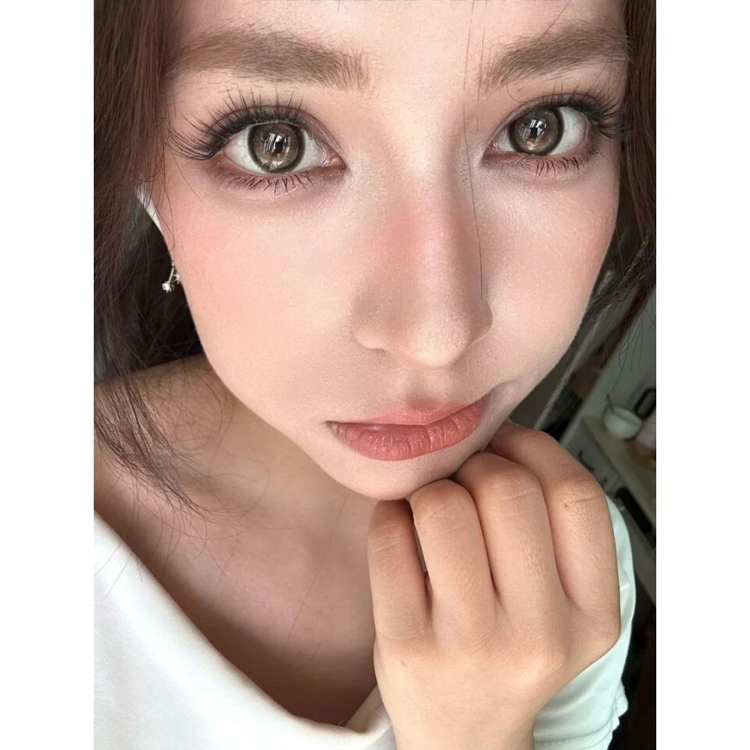 kazzue moonveil shadowmoon gold colored contact lens