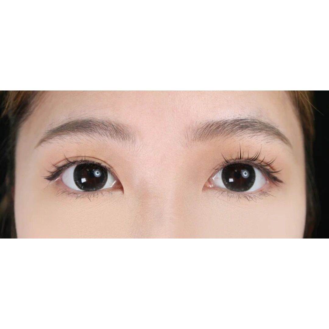 kazzue premier black colored contact lens closeup