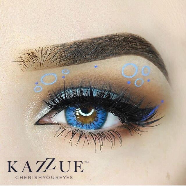 kazzue premier blue colored contact lens closeup