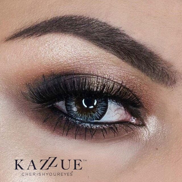 kazzue premier grey colored contact lens closeup