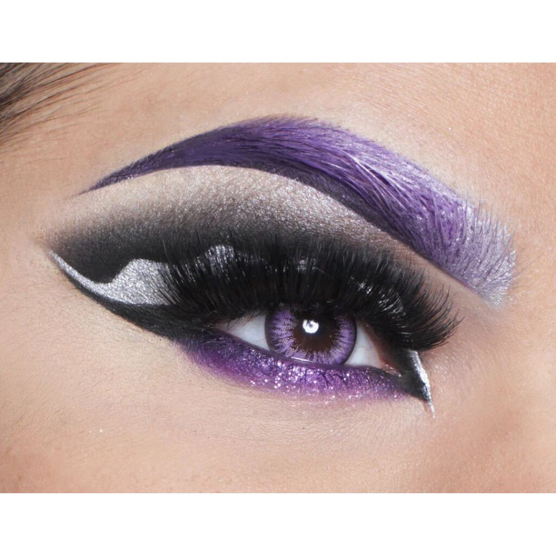 kazzue premier violet colored contact lens closeup