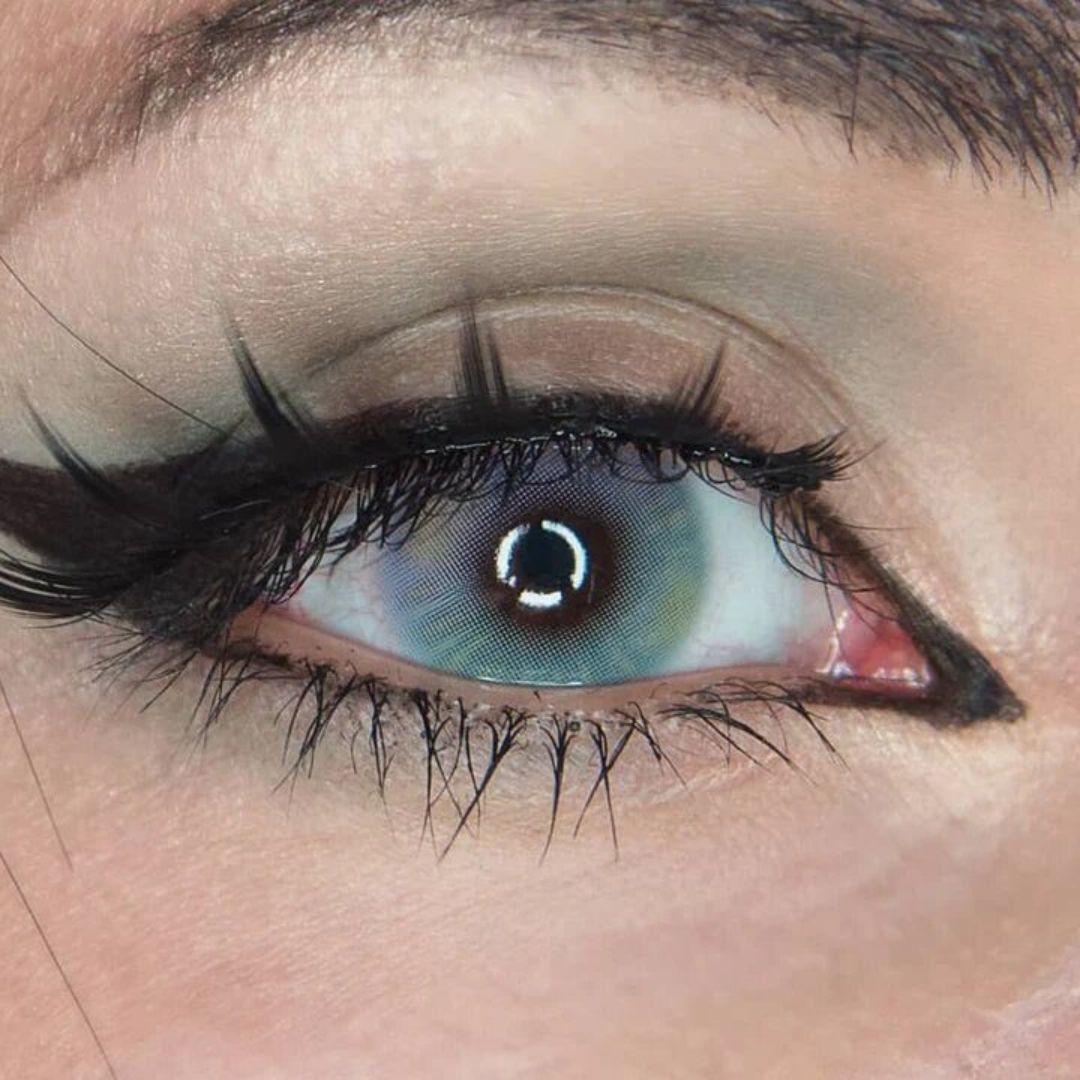 kazzue romantic blue colored contact lens closeup