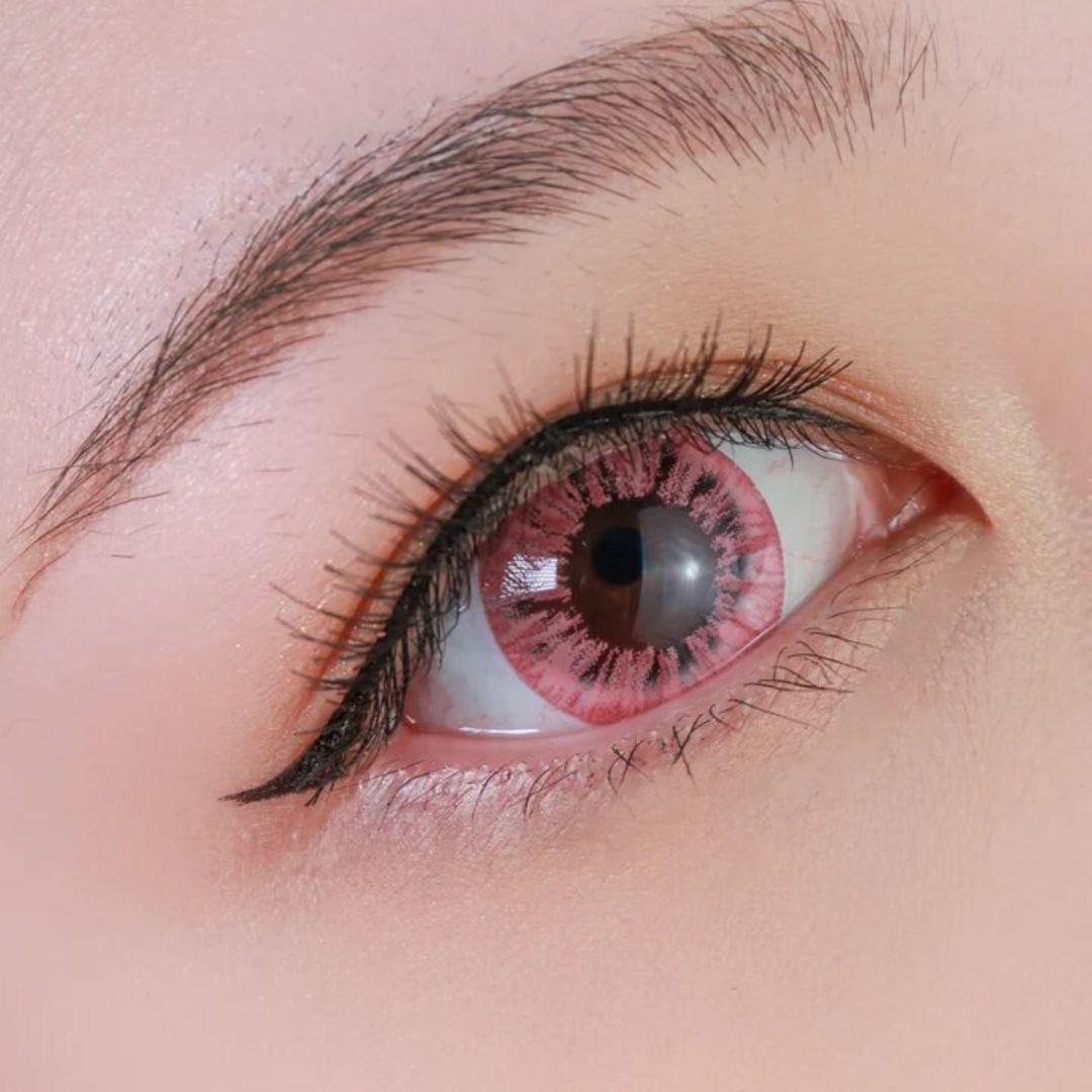 kazzue starryeye pink colored contact lens closeup